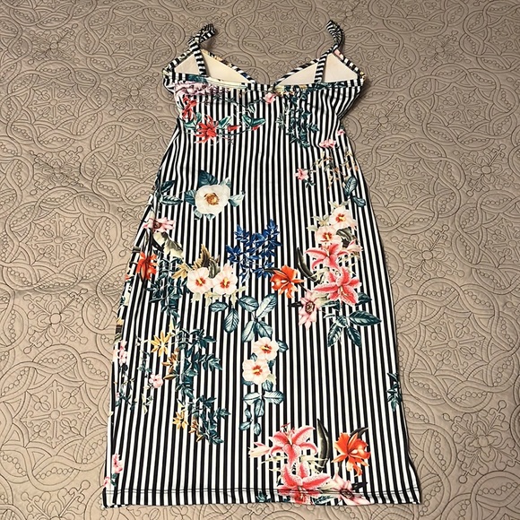 Nina M Pattern Dress (with padding) - Picture 5 of 6